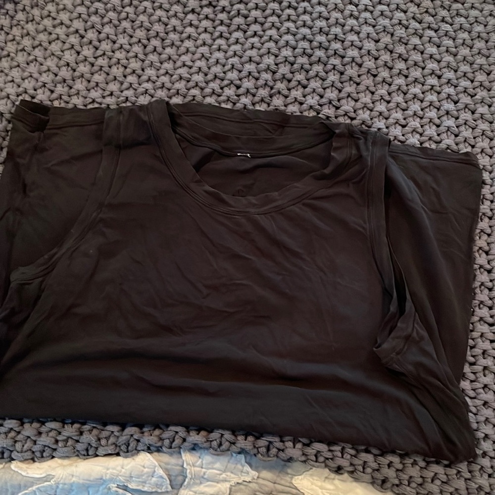 Lululemon black muscle tank